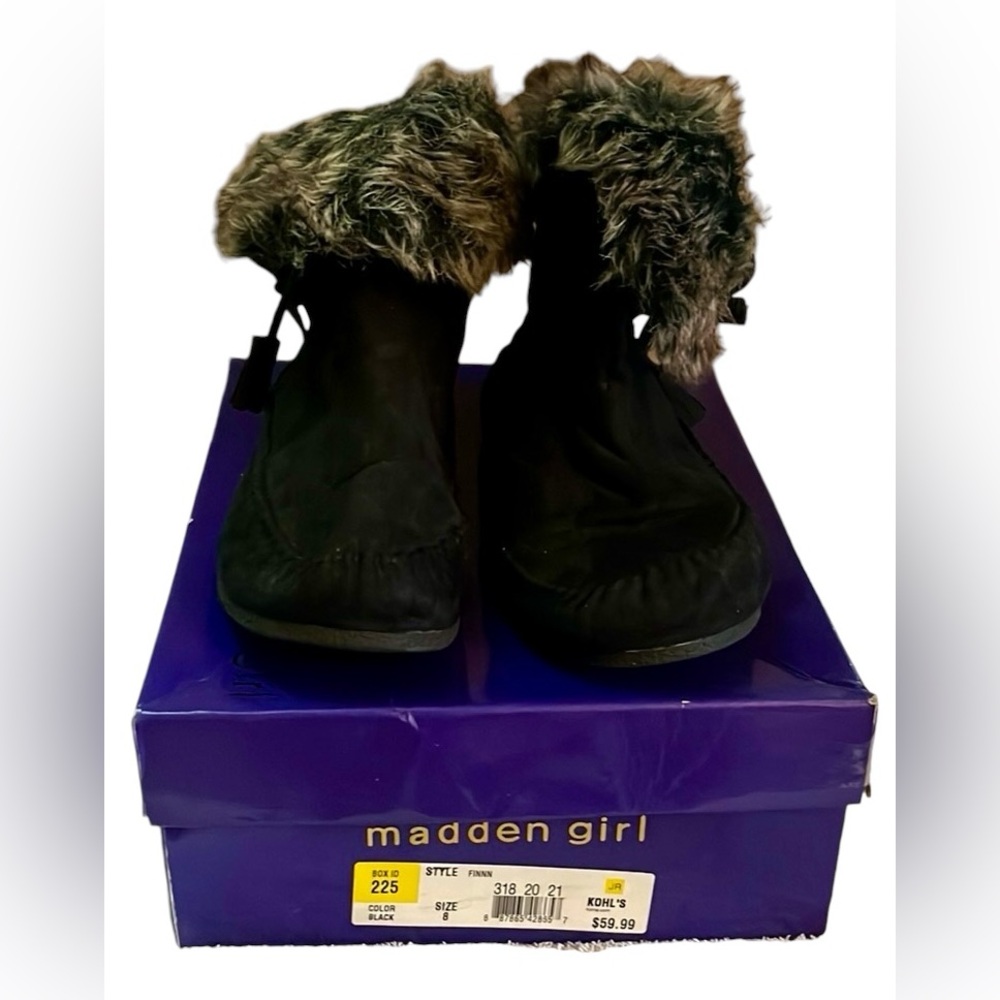 Hostess Pick x 2 🥳💥Madden Girl Black Faux Fur-Trimmed Women's Ankle Boot